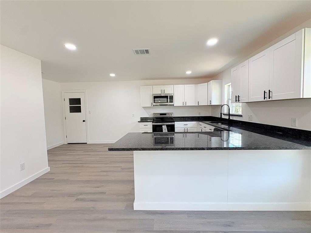 1322 3rd Street Graham, TX 76450 - Photo 7 of 31