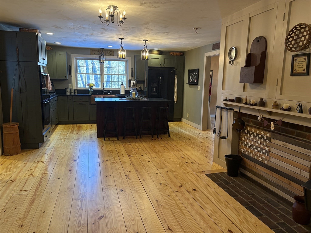 158 Purgatory Road Northbridge, MA 01588 - Photo 10 of 36