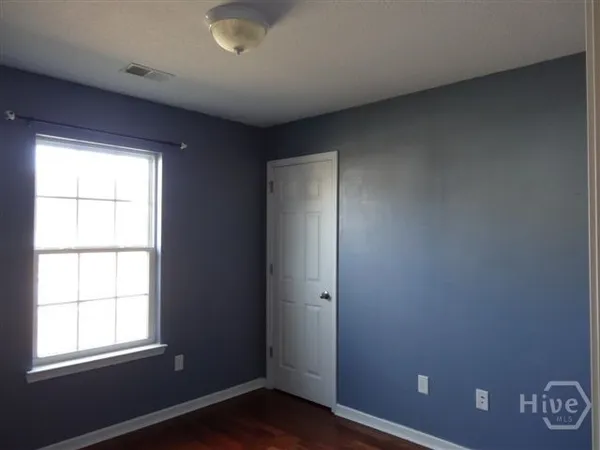 $2,100 | 185 Willow Oak Drive, Richmond Hill, GA 31324