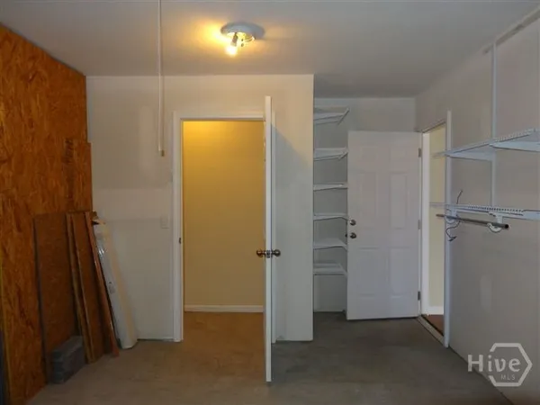 $2,100 | 185 Willow Oak Drive, Richmond Hill, GA 31324