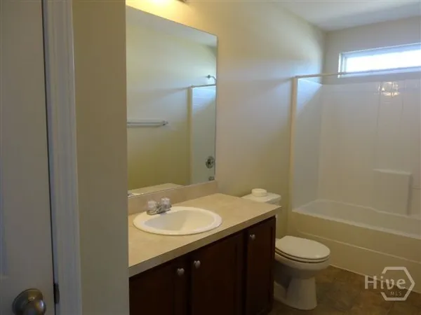 $2,100 | 185 Willow Oak Drive, Richmond Hill, GA 31324