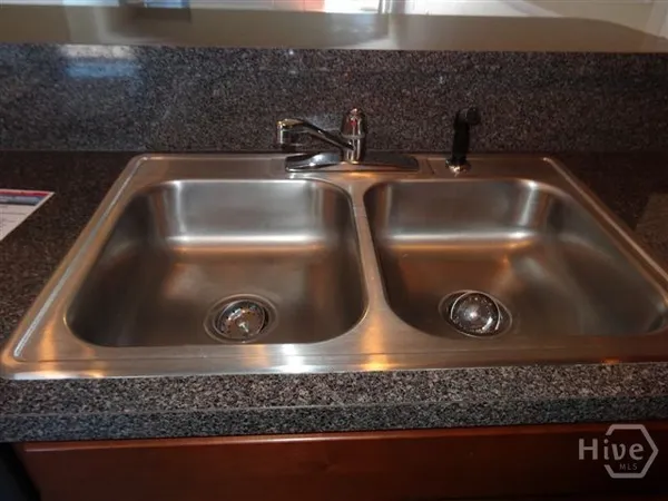 $2,100 | 185 Willow Oak Drive, Richmond Hill, GA 31324