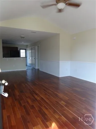 $2,100 | 185 Willow Oak Drive, Richmond Hill, GA 31324