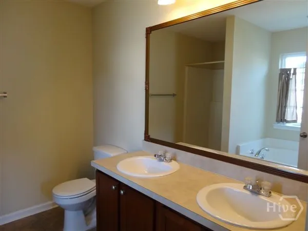 $2,100 | 185 Willow Oak Drive, Richmond Hill, GA 31324