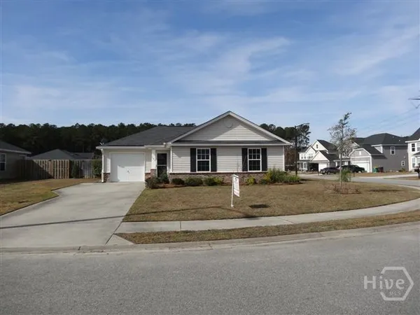 $2,100 | 185 Willow Oak Drive, Richmond Hill, GA 31324