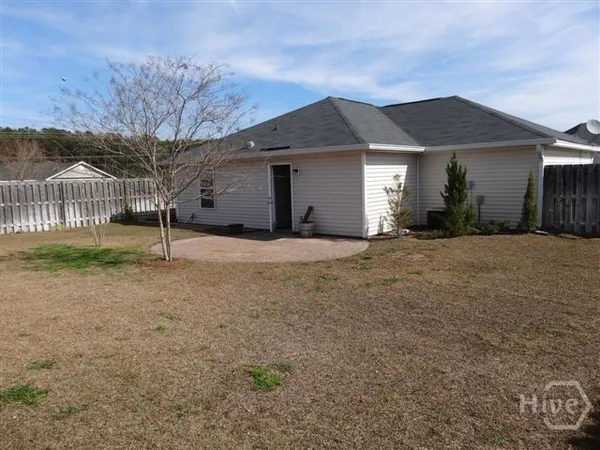 $2,100 | 185 Willow Oak Drive, Richmond Hill, GA 31324