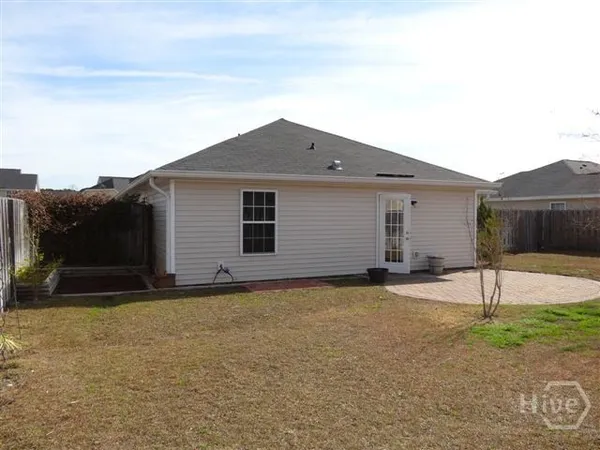 $2,100 | 185 Willow Oak Drive, Richmond Hill, GA 31324