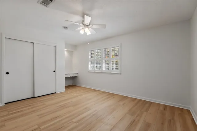 $330,000 | 20 Woody Creek Drive, Conroe, TX 77301