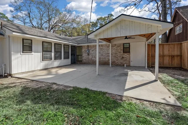 $330,000 | 20 Woody Creek Drive, Conroe, TX 77301