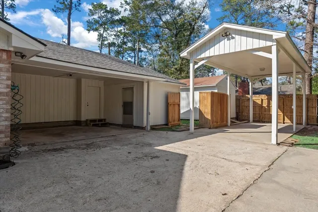 $330,000 | 20 Woody Creek Drive, Conroe, TX 77301