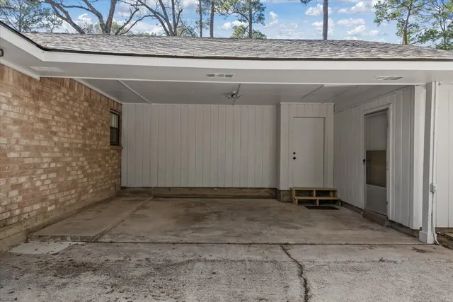 $330,000 | 20 Woody Creek Drive, Conroe, TX 77301