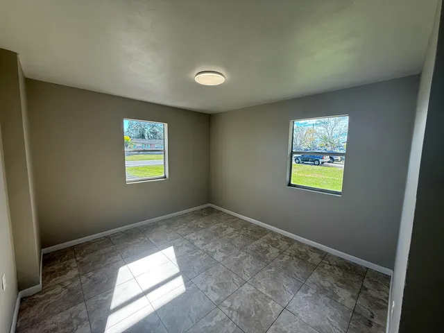 $399,000 | 125 Southeast Ave M, Belle Glade, FL 33430