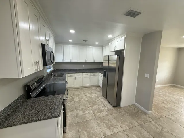 $399,000 | 125 Southeast Ave M, Belle Glade, FL 33430