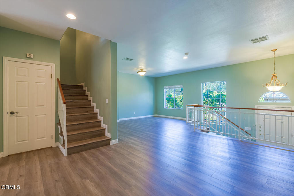 4516 Ramsdell Avenue, Unit 103 La Crescenta, CA 91214 - Photo 12 of 22 4516 Ramsdell Ave. La Cresenta-9 (1)