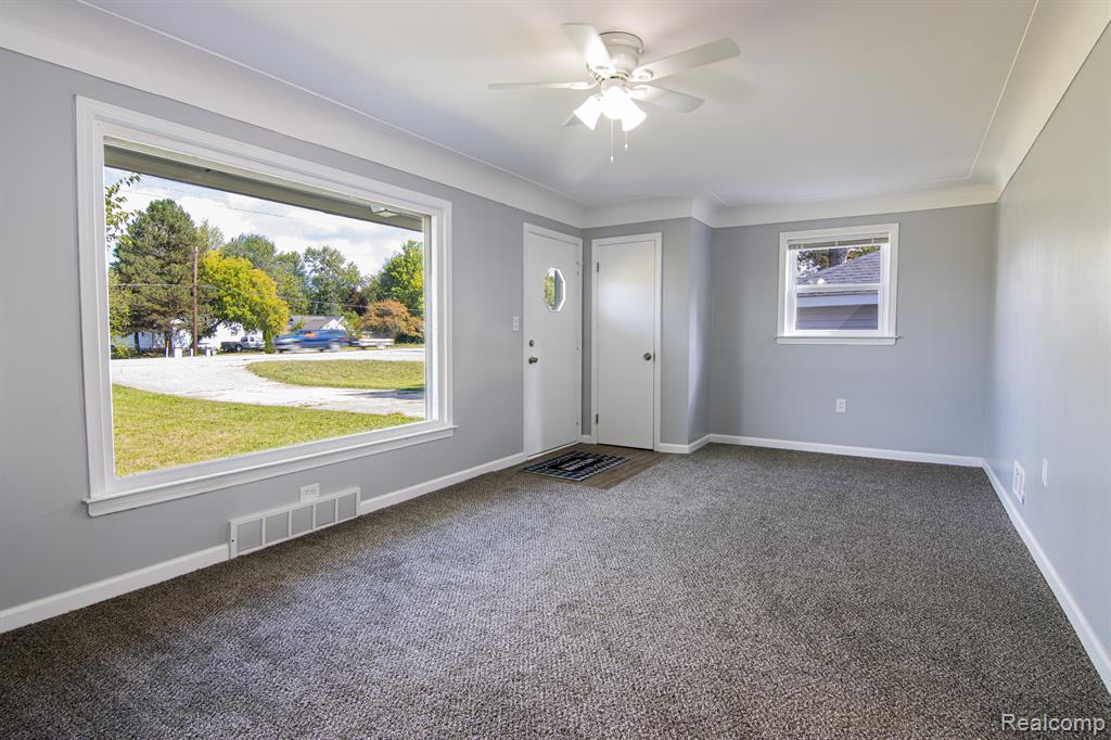 1277 West Stanley Road Mount Morris, MI 48458 - Photo 2 of 17
