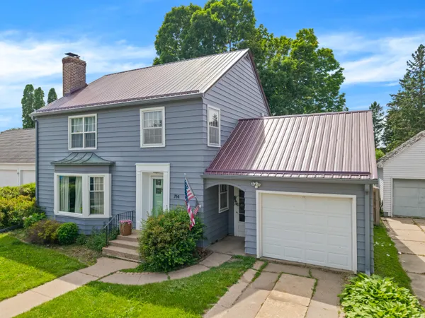 $310,000 | 714 South Marshall Street, Caledonia, MN 55921