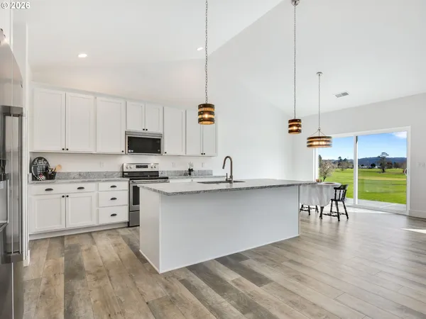 $674,900 | 35636 Bella Rdg Loop, Astoria, OR 97103