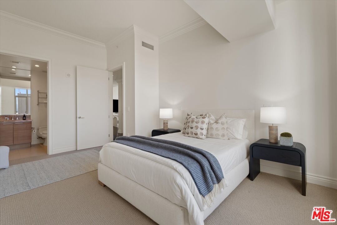 10776 Wilshire Boulevard, Unit 1904 Los Angeles, CA 90024 - Photo 18 of 26