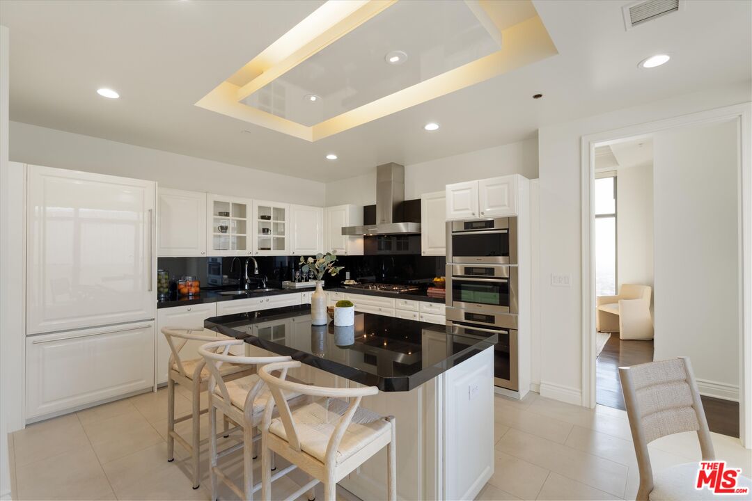 10776 Wilshire Boulevard, Unit 1904 Los Angeles, CA 90024 - Photo 4 of 26