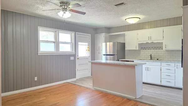 $1,700 | 2403 38th Street, Lubbock, TX 79412