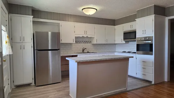 $1,700 | 2403 38th Street, Lubbock, TX 79412