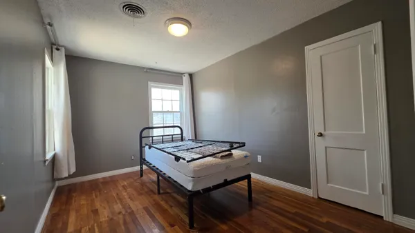 $1,700 | 2403 38th Street, Lubbock, TX 79412
