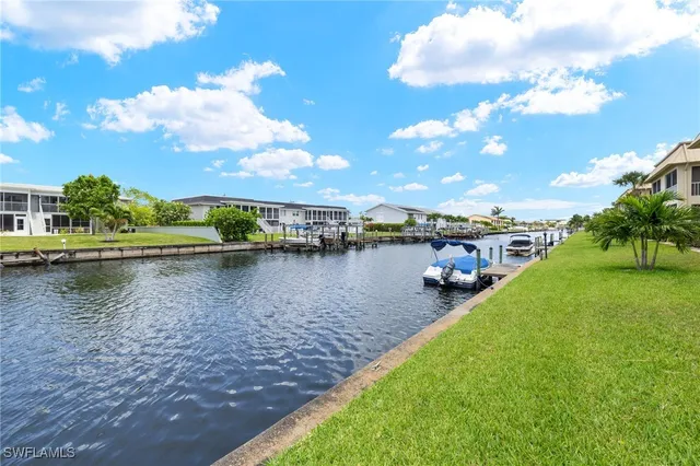 $179,000 | 909 Southeast 46th Lane, Unit 104, Cape Coral, FL 33904
