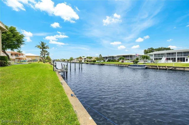 $179,000 | 909 Southeast 46th Lane, Unit 104, Cape Coral, FL 33904