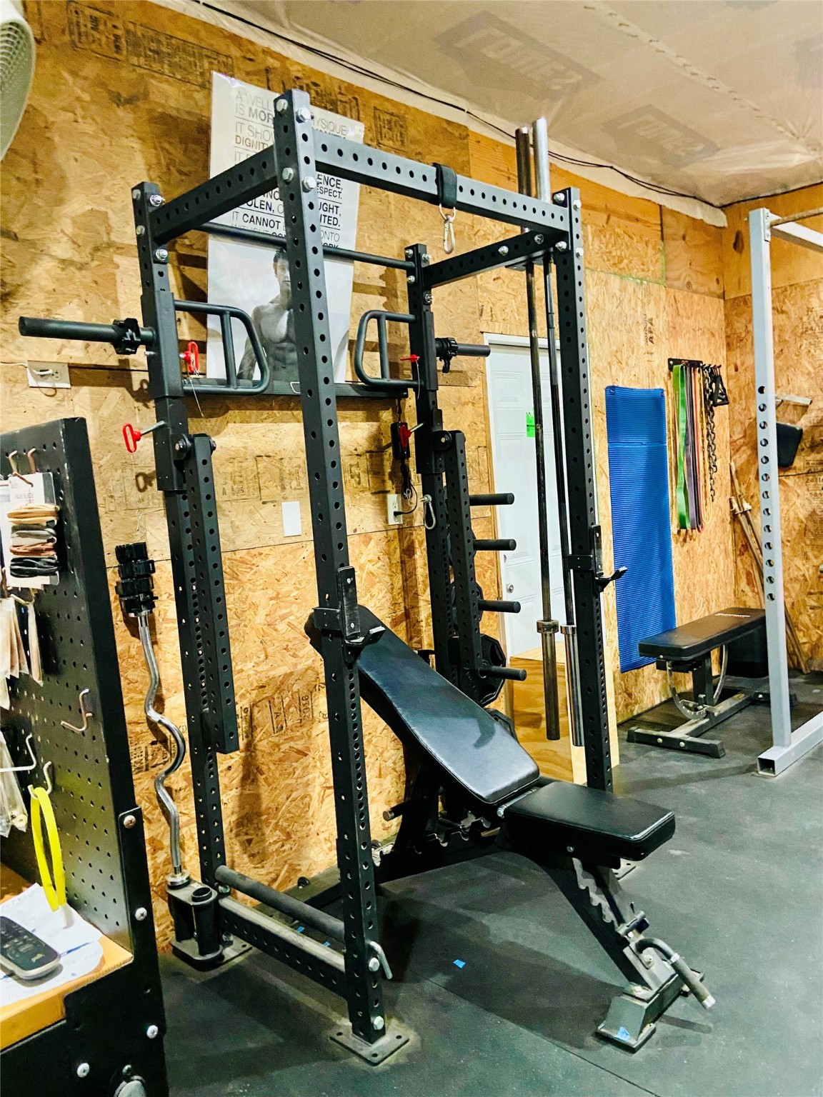 195 Rim Rock Road Onalaska, TX 77360 - Photo 31 of 45 a view of a room with gym equipment