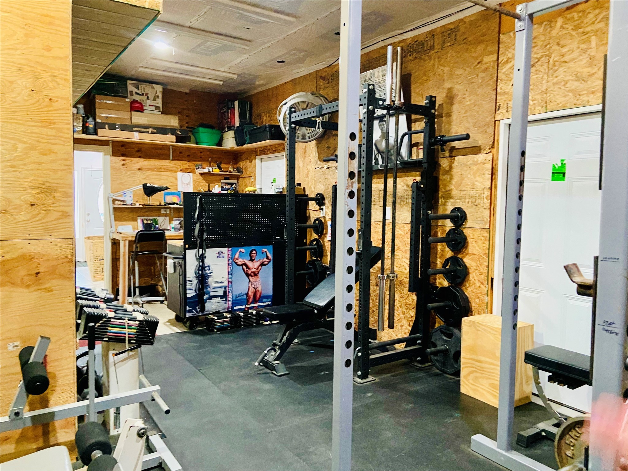 195 Rim Rock Road Onalaska, TX 77360 - Photo 34 of 45 a view of a room with gym equipment