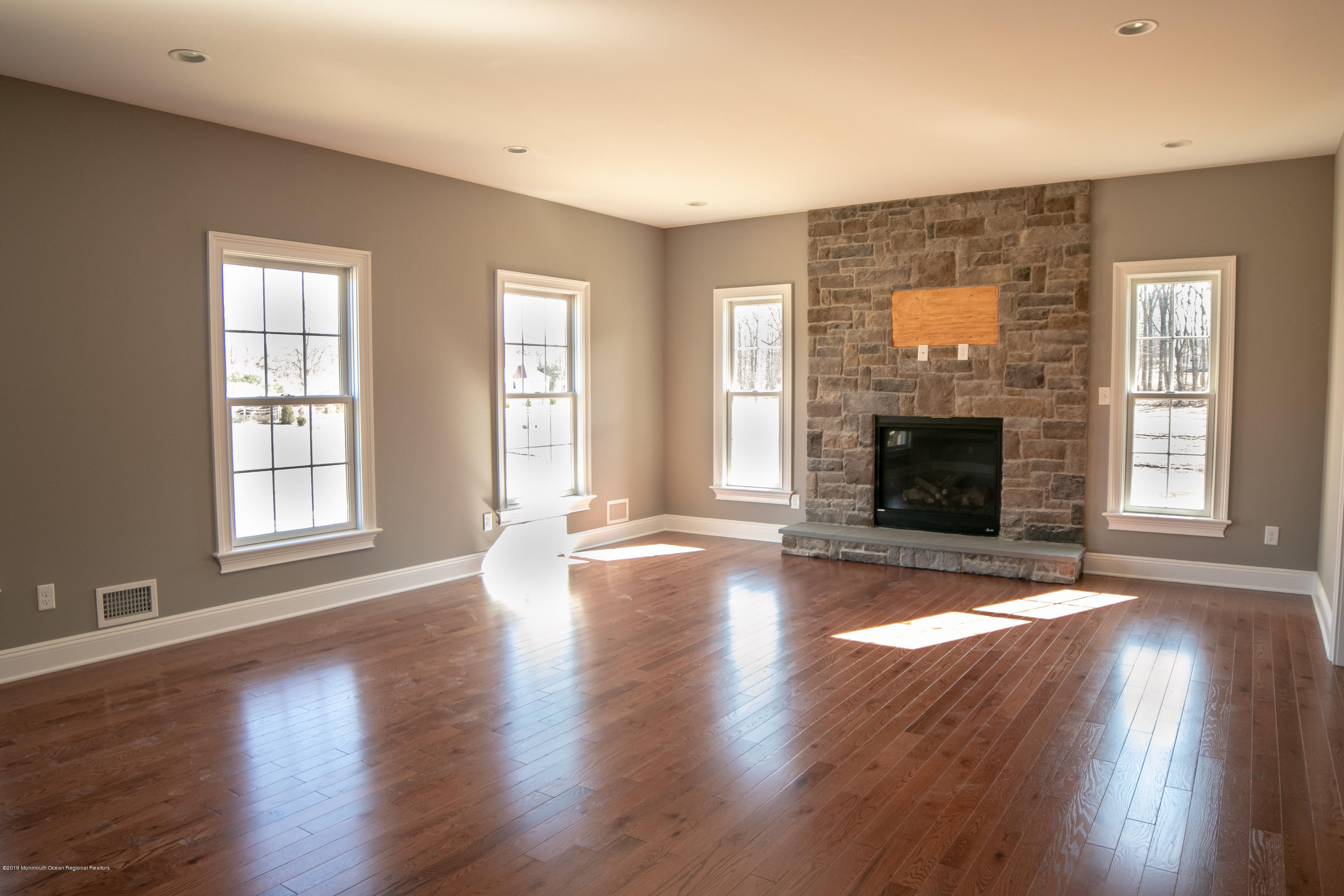 8 Princess Court Howell, NJ 07731 - Photo 12 of 30 Living Room