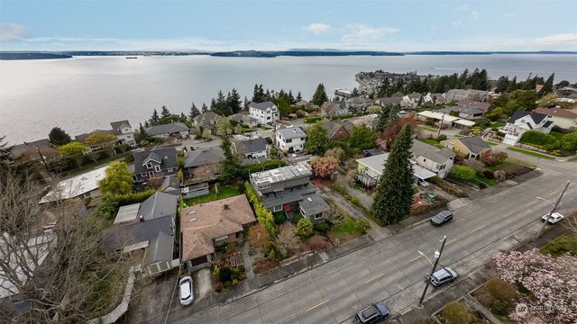 $1,000,000 | 4085 Hillcrest Avenue Southwest, Seattle, WA 98116