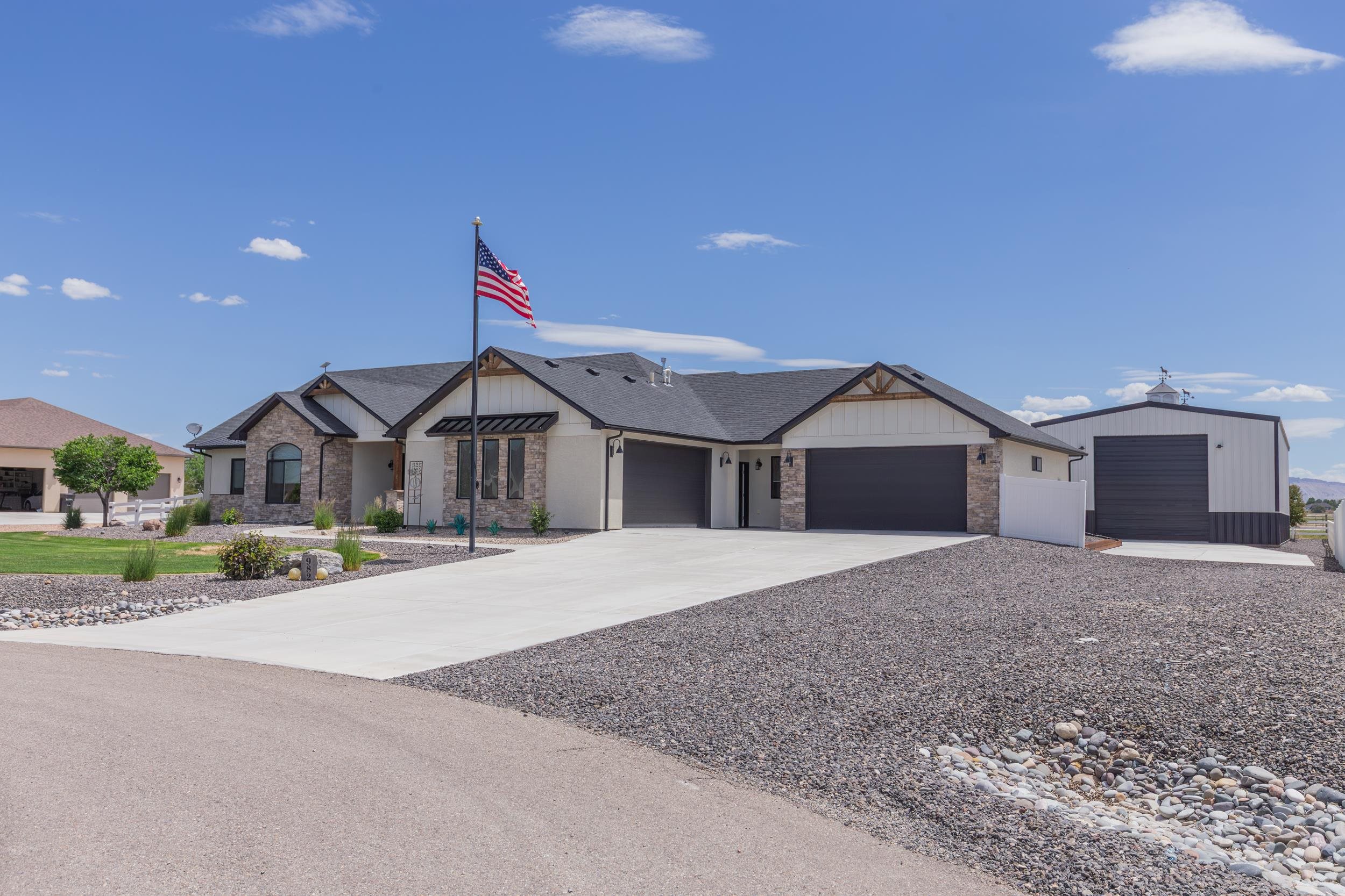 982 Farm House Road Grand Junction, CO 81505 - Photo 2 of 40