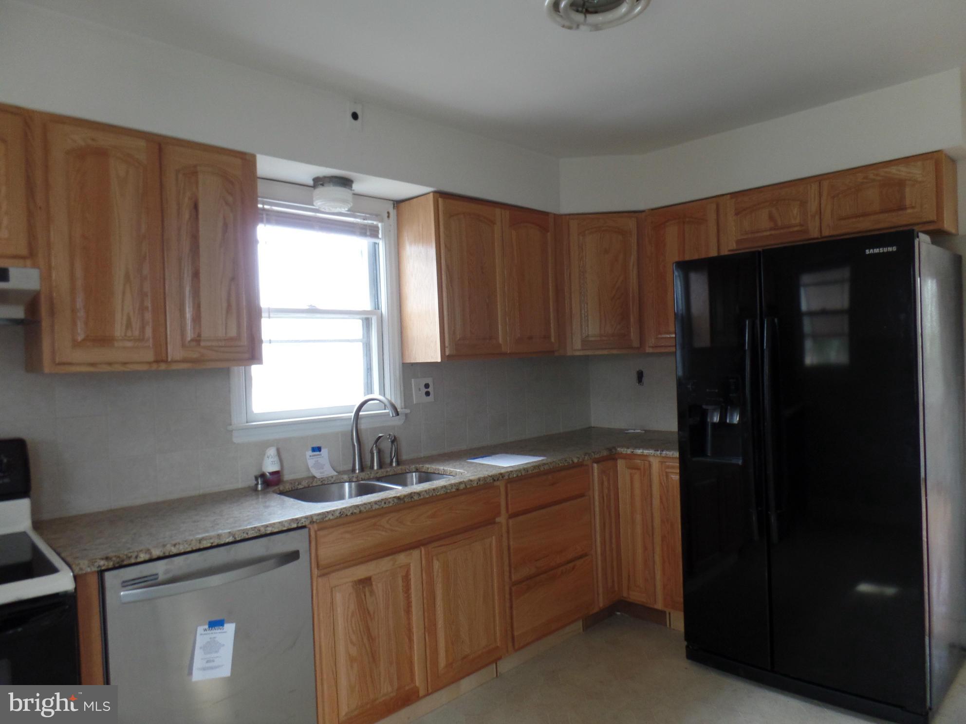 6407 Kenwood Avenue Rosedale, MD 21237 - Photo 4 of 17 Kitchen