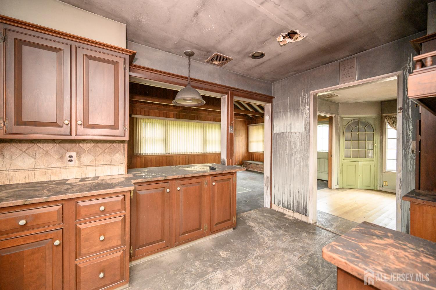 865 Norgate Drive Ridgewood, NJ 07450 - Photo 17 of 45