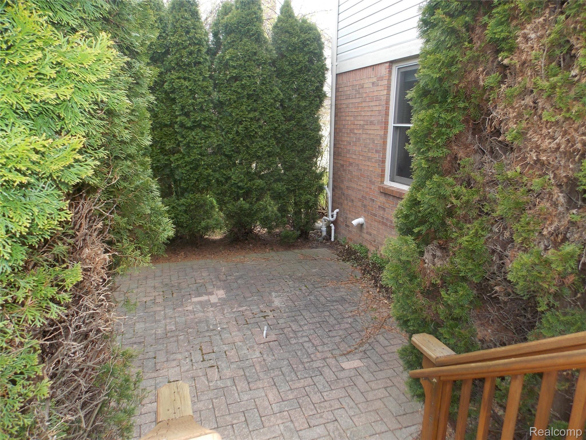 3967 May Center Road Lake Orion, MI 48360 - Photo 8 of 29 DSCN2894.JPG