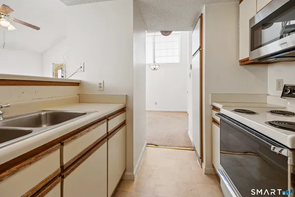 $169,000 | 118 Carriage Crossing Lane, Unit 118, Middletown, CT 06457