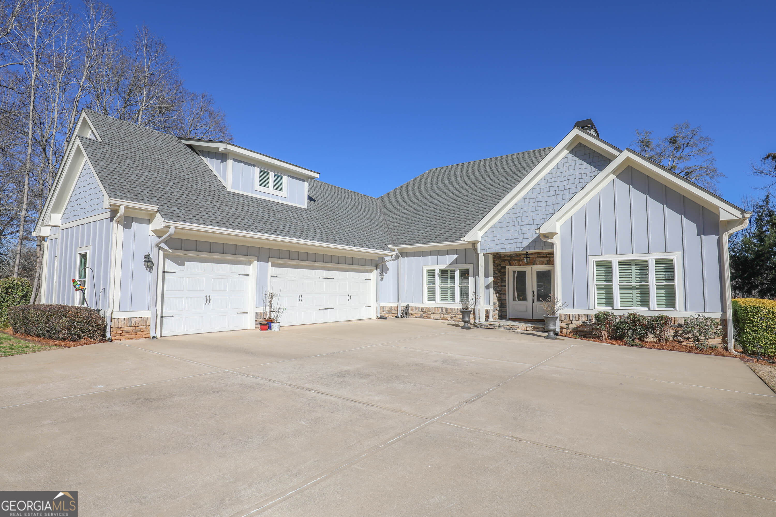 124 Myrick Road Northwest Milledgeville, GA 31061 - Photo 7 of 41 a view of a house with a outdoor space