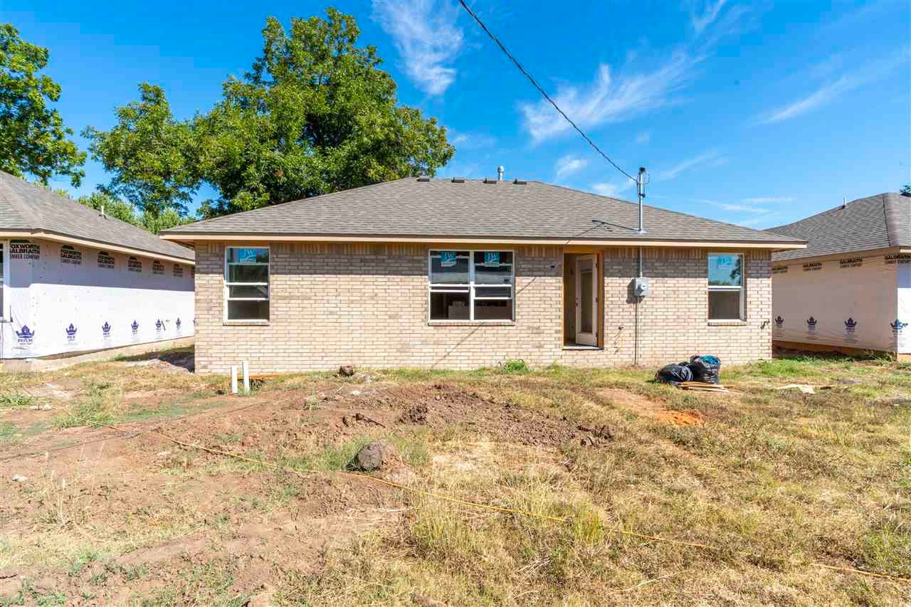 408 Grove Street Perry, OK 73077 - Photo 3 of 7 Gallery Image 3