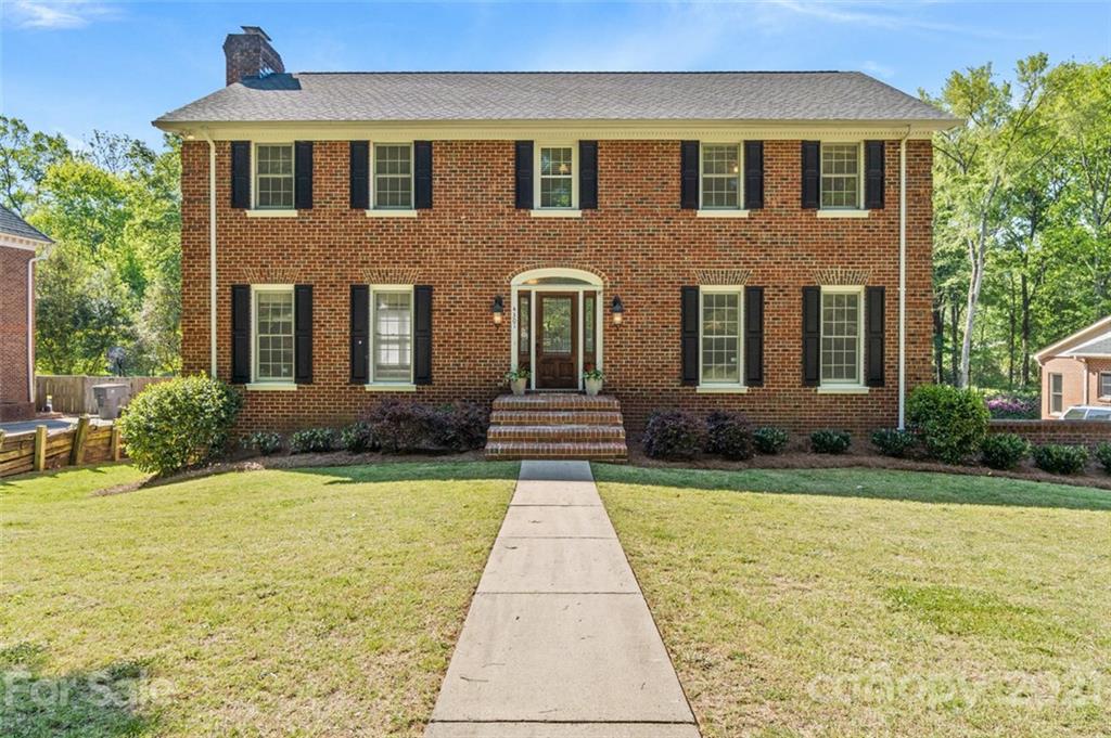 4301 Quail View Road Charlotte, NC 28226 - Photo 1 of 30 Gallery Image 1