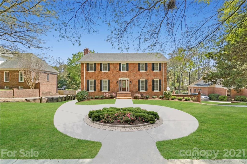 4301 Quail View Road Charlotte, NC 28226 - Photo 2 of 30 Gallery Image 2