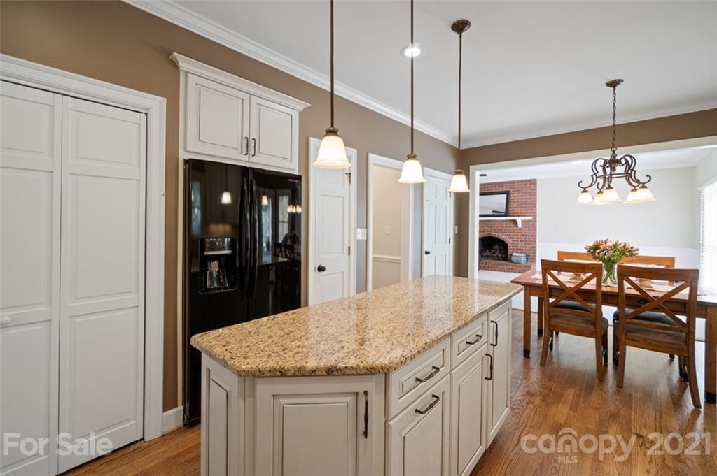 4301 Quail View Road Charlotte, NC 28226 - Photo 3 of 30 Gallery Image 3
