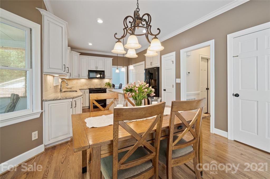 4301 Quail View Road Charlotte, NC 28226 - Photo 5 of 30 Gallery Image 5