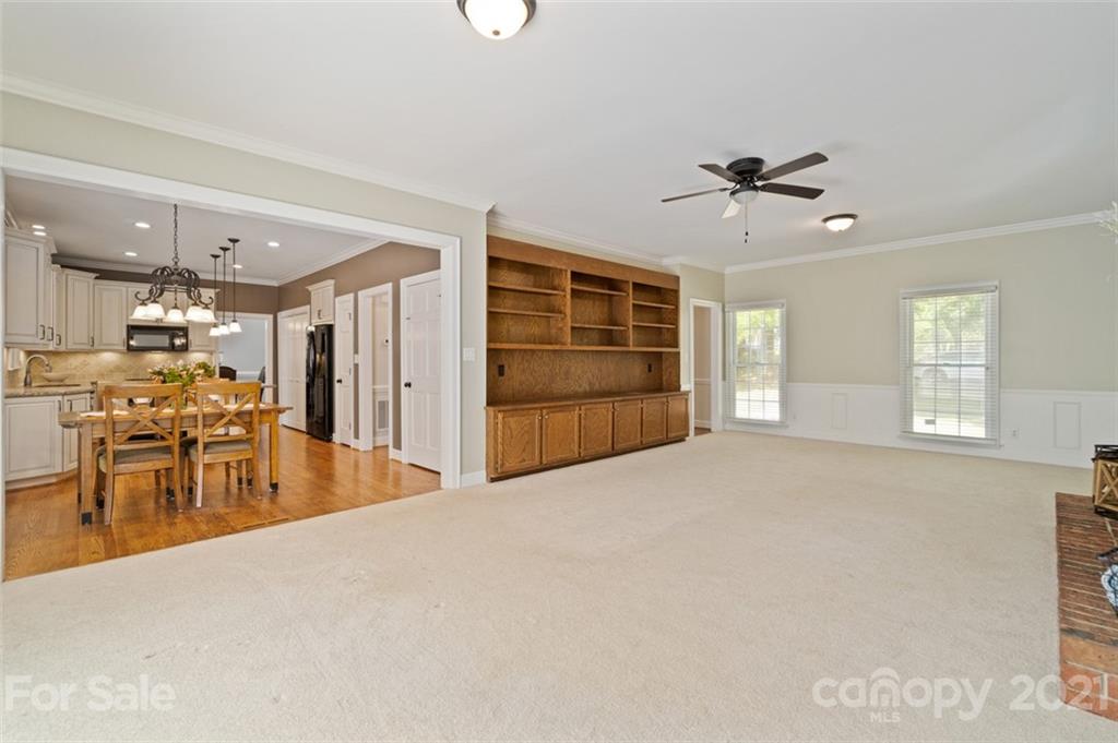 4301 Quail View Road Charlotte, NC 28226 - Photo 6 of 30 Gallery Image 6