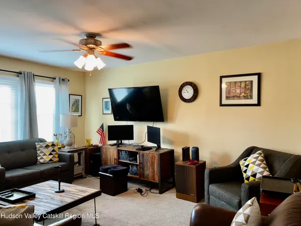 $235,000 | 9 Huguenot Street, Unit 6, New Paltz, NY 12561