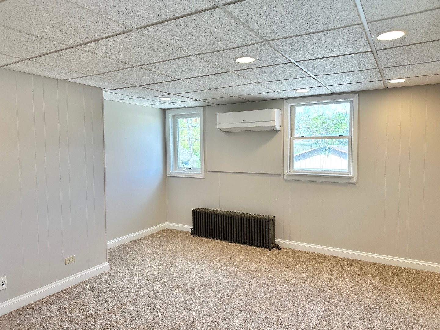 40 Crystal Street, Unit B Cary, IL 60013 - Photo 3 of 15 a view of empty room with window