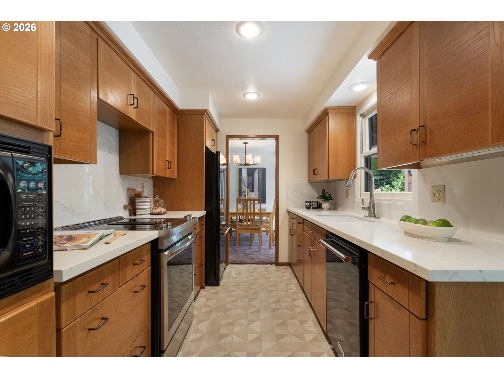 5919 Southwest Miles Street Portland, OR 97219 - Photo 10 of 33 Kitchen