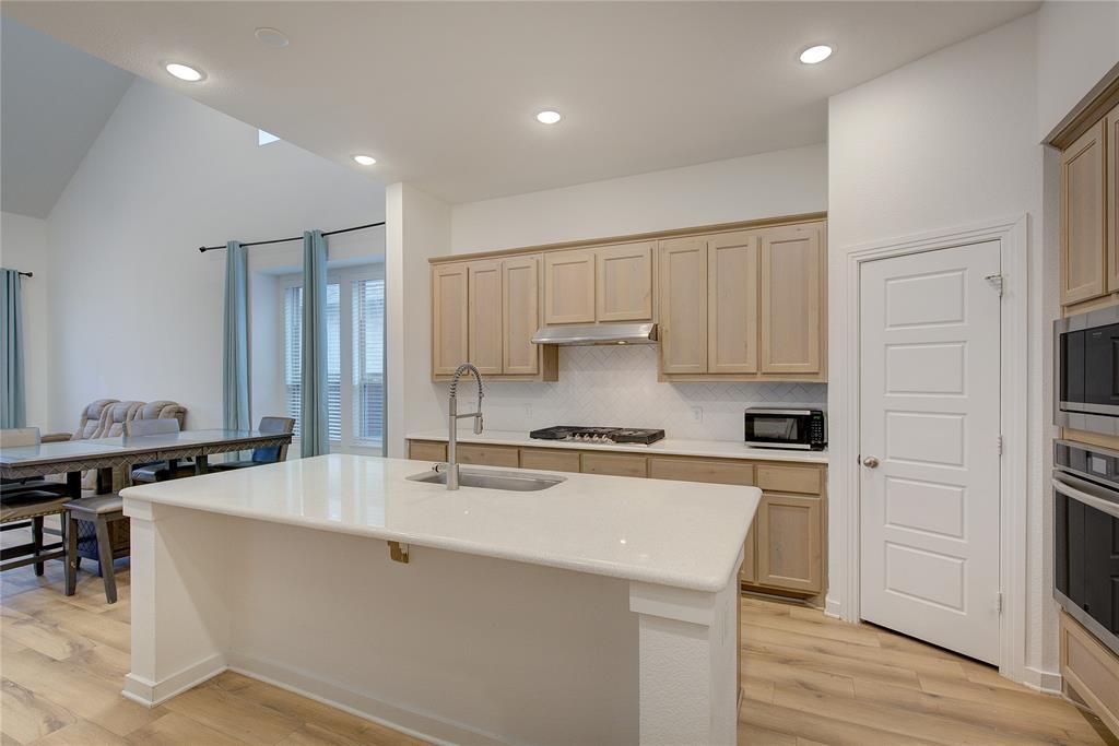 654 Brockwell Bend Forney, TX 75126 - Photo 2 of 21