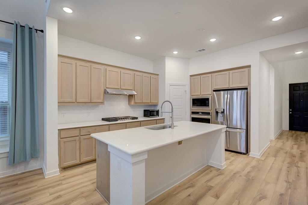 654 Brockwell Bend Forney, TX 75126 - Photo 3 of 21