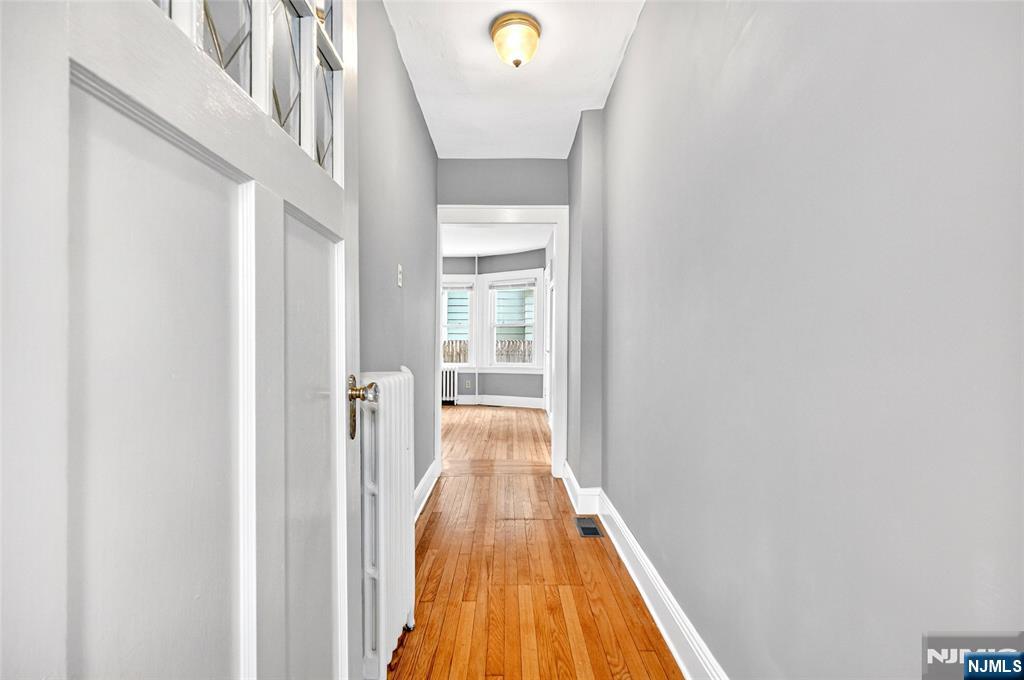 423 Closter Dock Road Closter, NJ 07624 - Photo 4 of 40